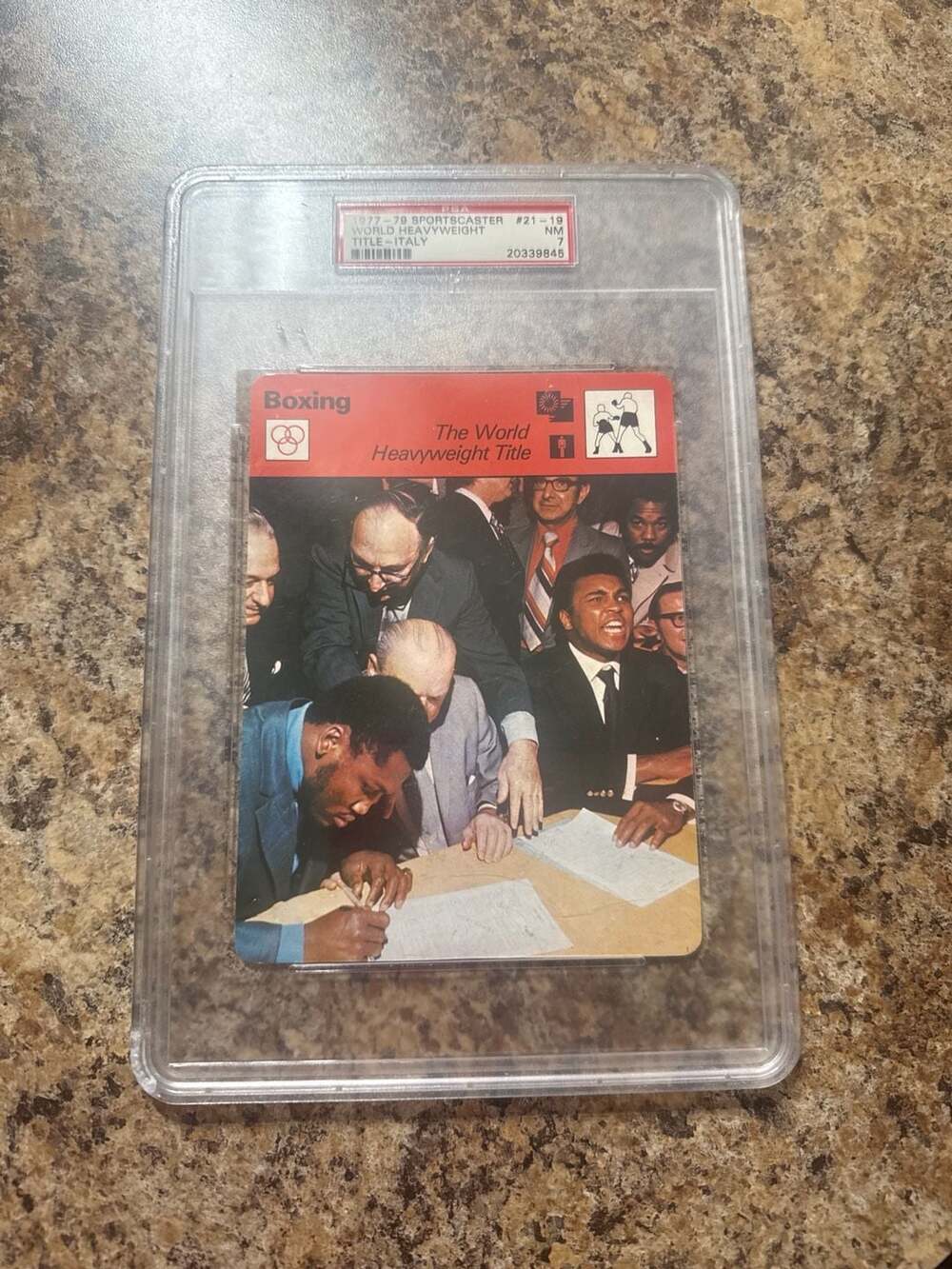 1977-79 Sportscaster World HW Title Italy #21-19 Muhammad Ali Joe Frazier PSA 7